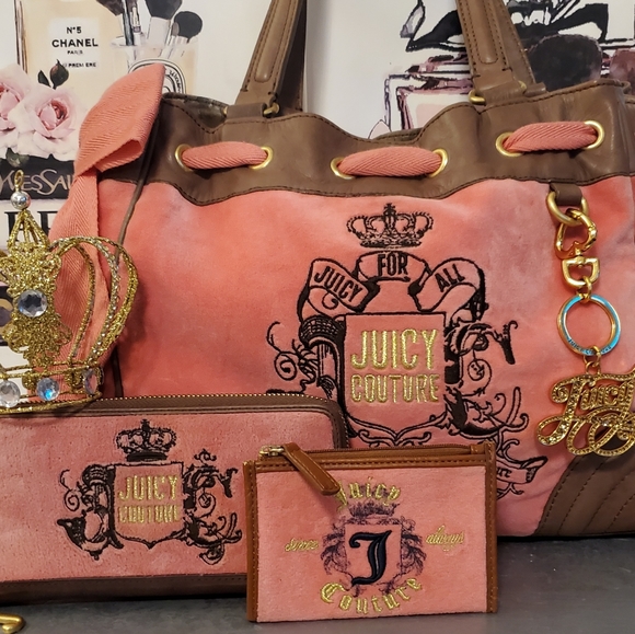 Juicy Couture Handbags - ***SOLD*** Juicy Couture Coral Pink Daydreamer & Wallet & Coin Pouch!